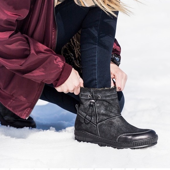 OTBT Fanfare Cold Weather Boot in Black - Picture 3 of 8